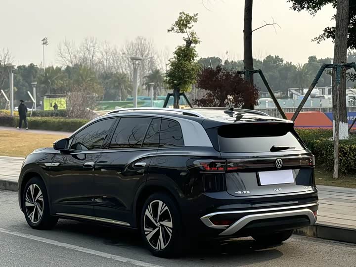 Фото 9 - Volkswagen ID.6 Crozz