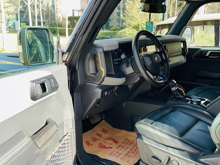 Фото 6 - Ford Bronco