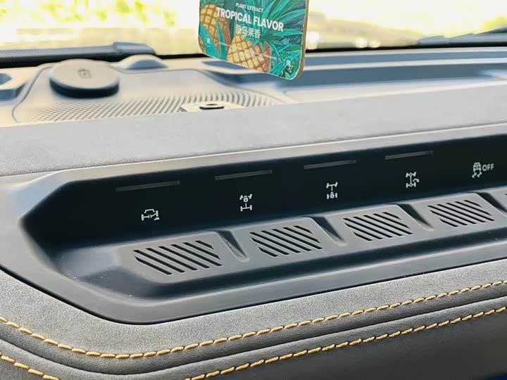 Фото 9 - Ford Bronco