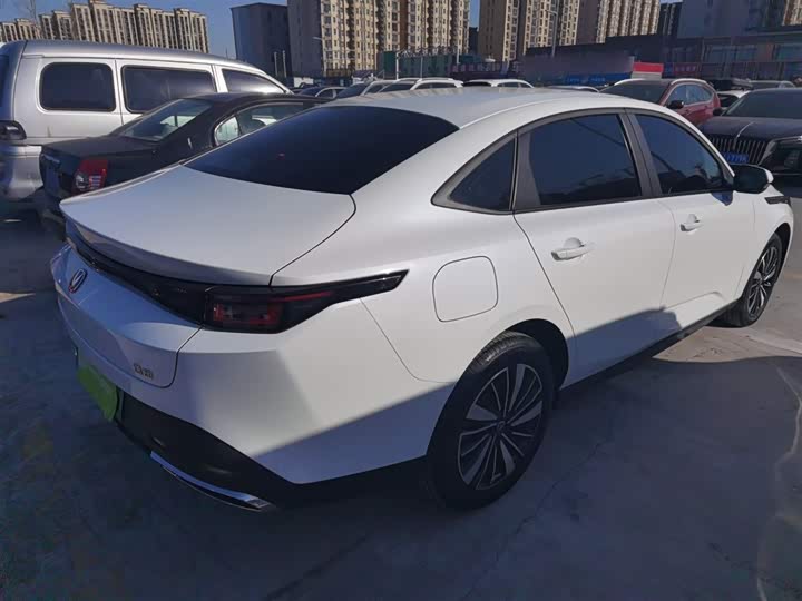 Фото 7 - Changan Eado EV