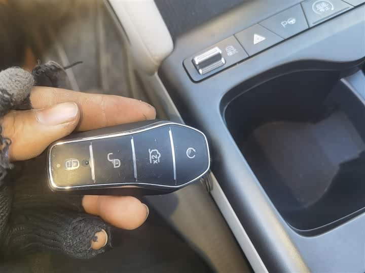 Фото 9 - BYD Yuan Up