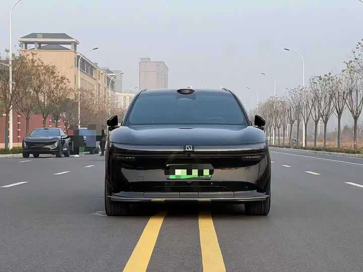 Фото 2 - Zeekr 7X