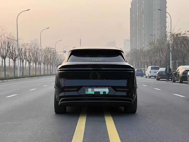Фото 8 - Zeekr 7X