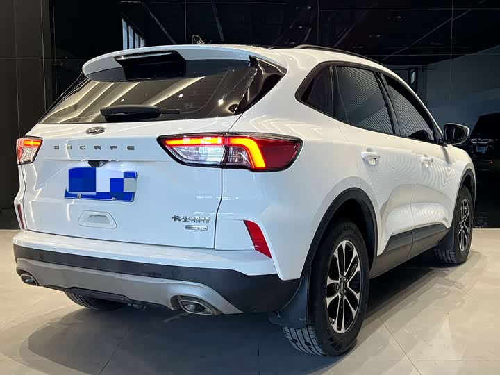 Фото 4 - Ford Escape