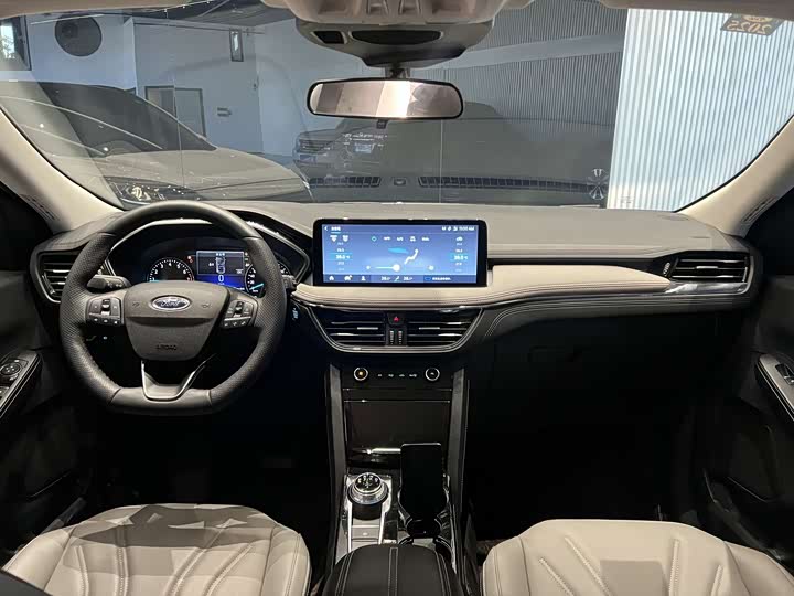 Фото 7 - Ford Escape