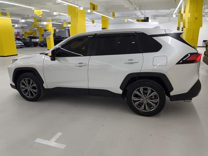 Фото 5 - Toyota RAV4