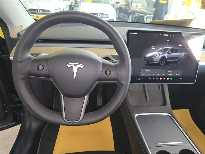 Фото 3 - Tesla Model Y
