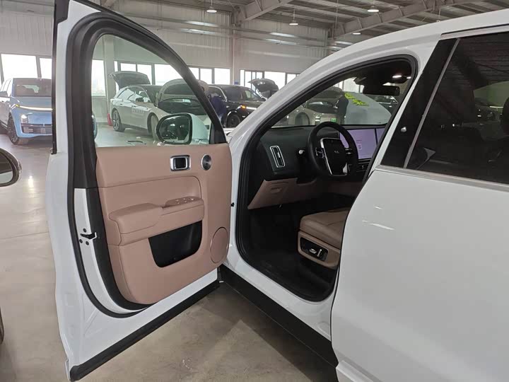 Фото 3 - LiXiang L8