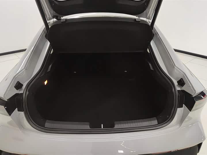 Фото 4 - Changan UNI-V Hybrid