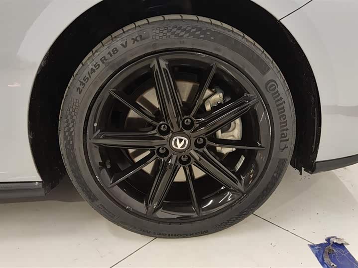 Фото 6 - Changan UNI-V Hybrid