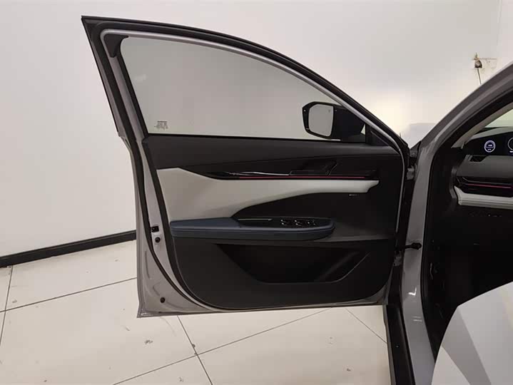 Фото 7 - Changan UNI-V Hybrid