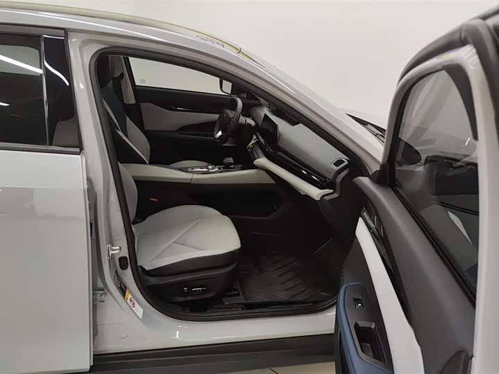 Фото 8 - Changan UNI-V Hybrid