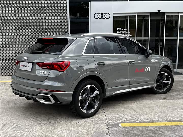 Фото 4 - Audi Q3