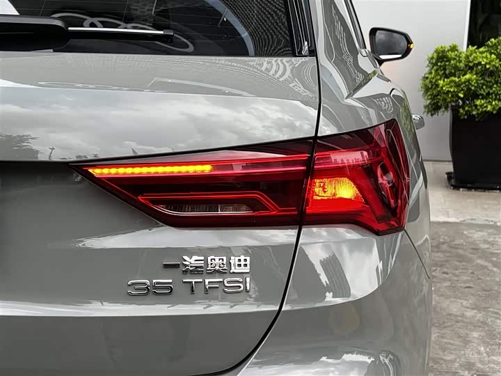 Фото 9 - Audi Q3