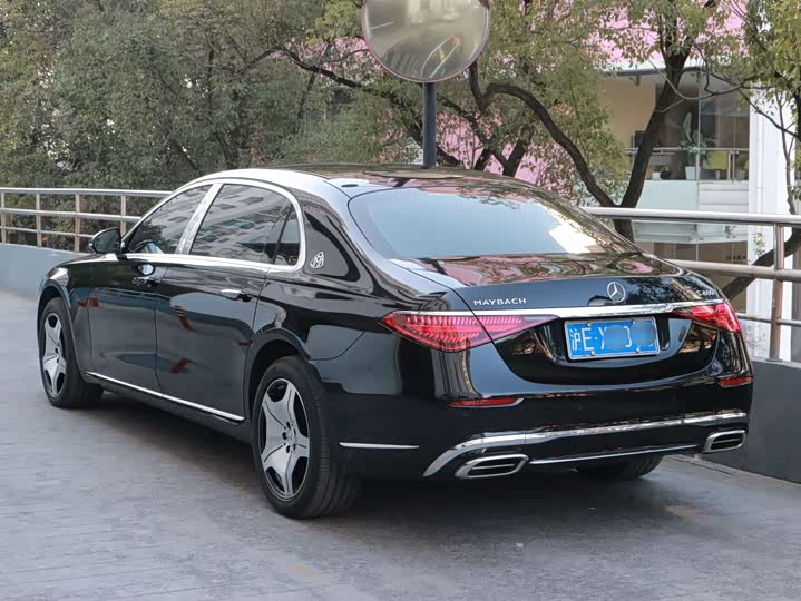 Фото 2 - Mercedes-Benz Maybach S-Class