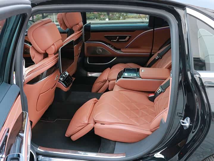 Фото 7 - Mercedes-Benz Maybach S-Class