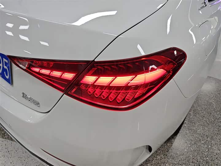 Фото 8 - Mercedes-Benz C-Class