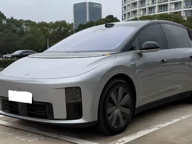 Фото 1 - LiXiang i6