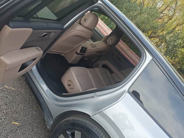 Фото 6 - LiXiang i6