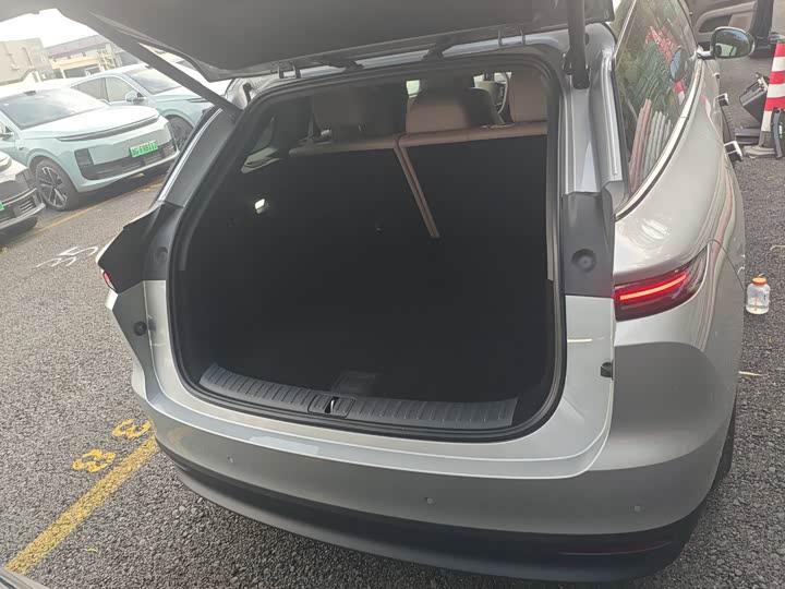 Фото 7 - LiXiang i6