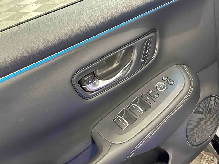 Фото 8 - Honda HR-V