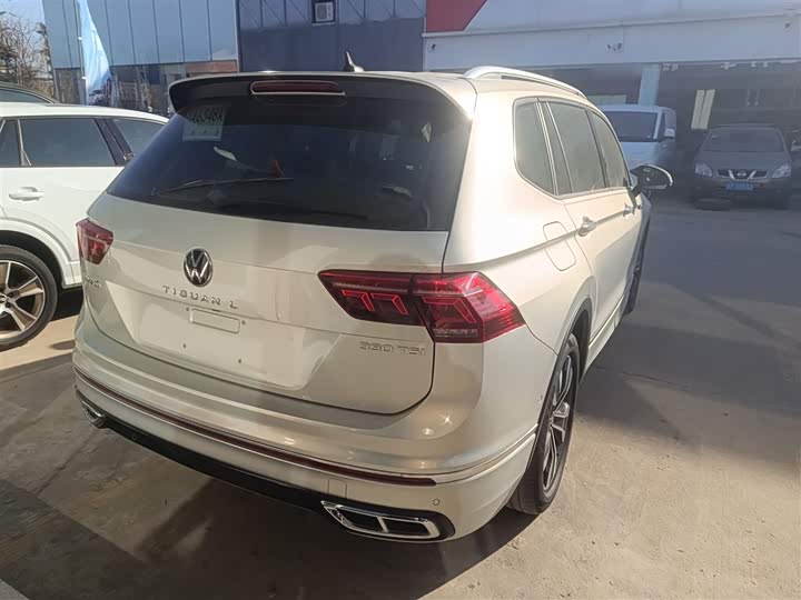 Фото 7 - Volkswagen Tiguan L Pro