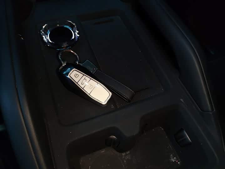 Фото 9 - Chery iCar 03T