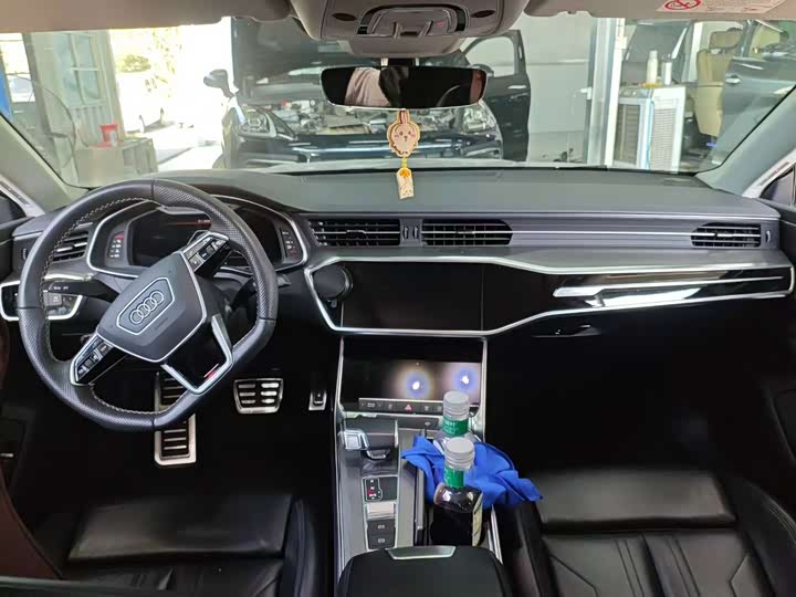 Фото 2 - Audi A7