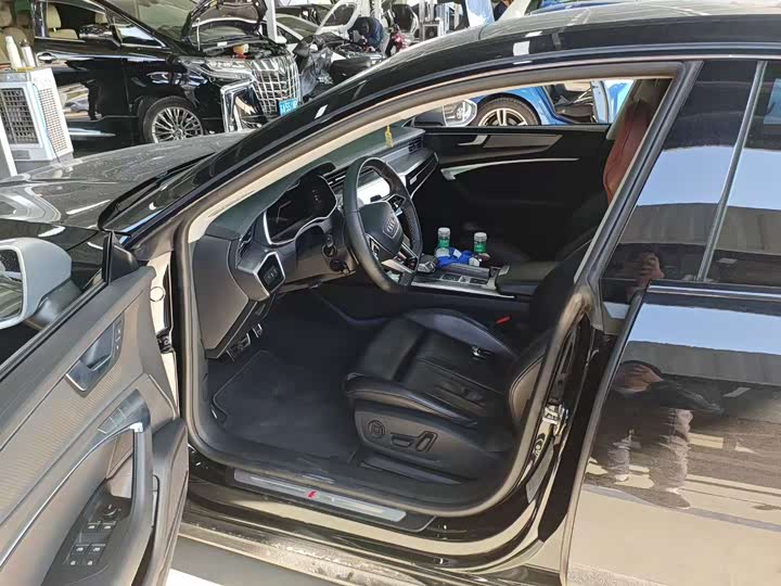 Фото 3 - Audi A7