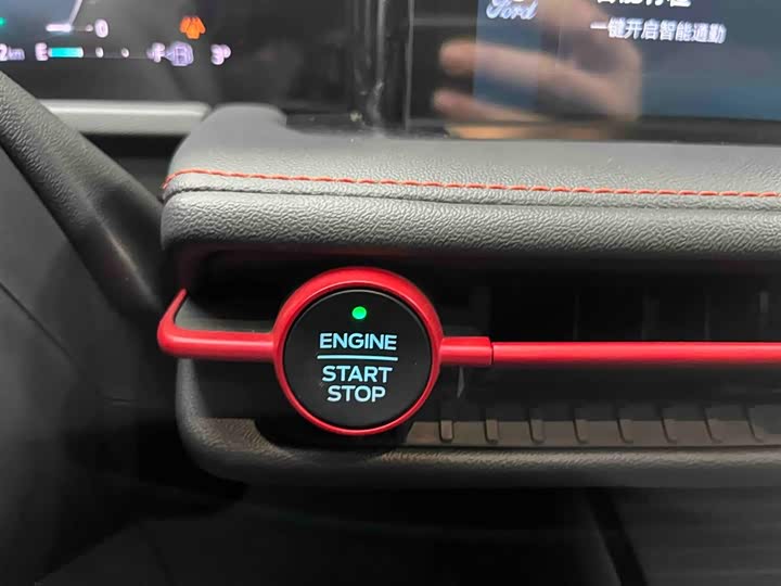 Фото 4 - Ford Edge