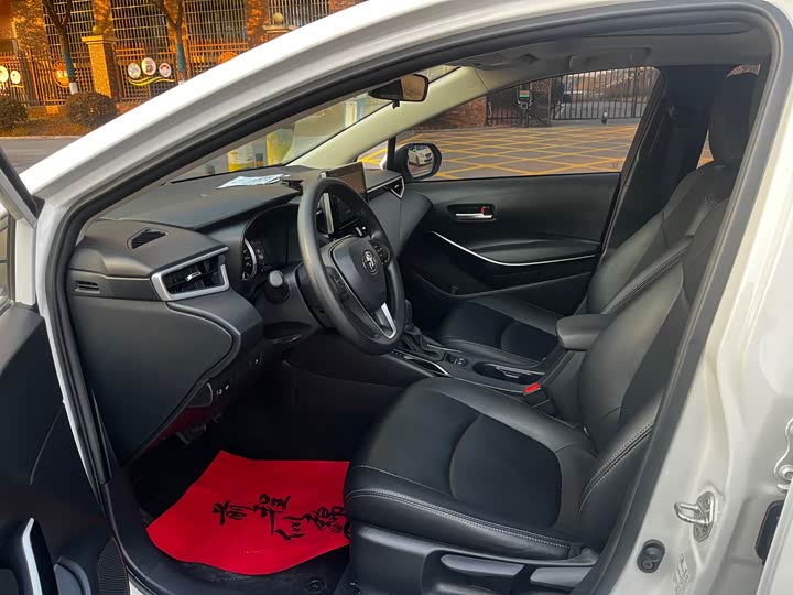 Фото 6 - Toyota Corolla