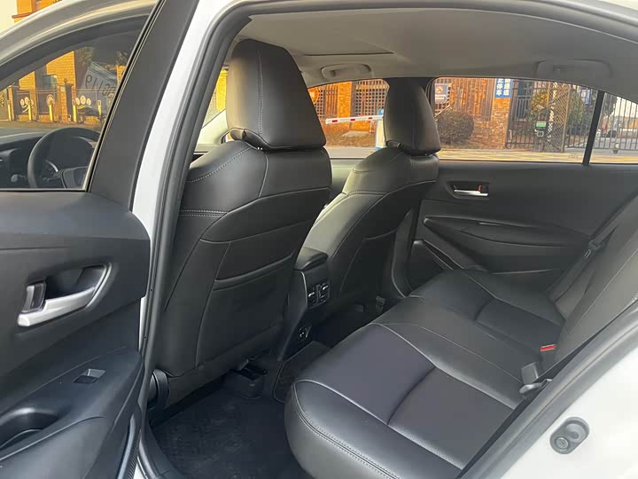 Фото 7 - Toyota Corolla