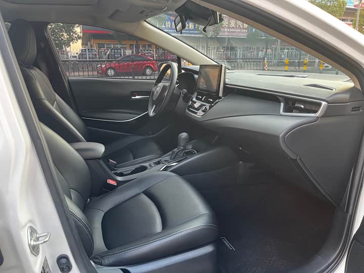 Фото 9 - Toyota Corolla