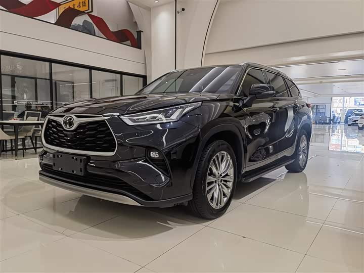 Фото 1 - Toyota Highlander