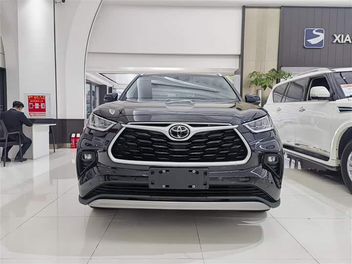 Фото 2 - Toyota Highlander