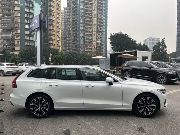 Фото 4 - Volvo V60
