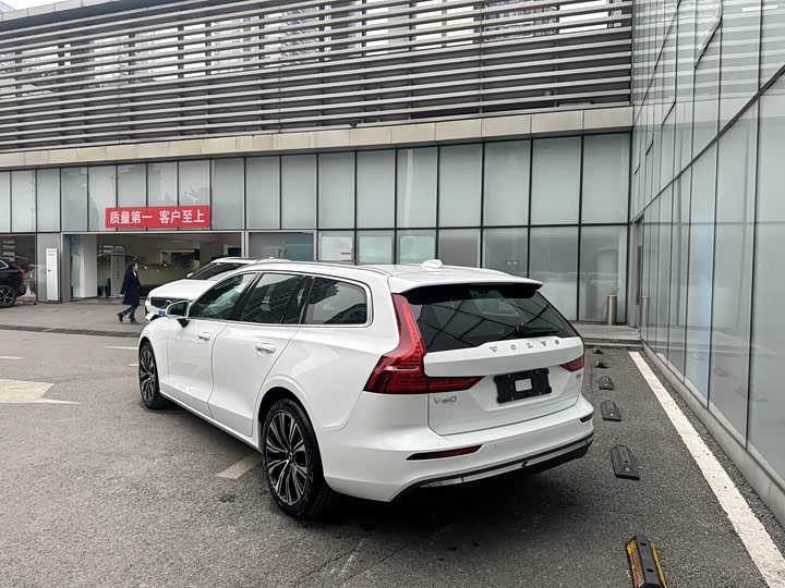 Фото 6 - Volvo V60