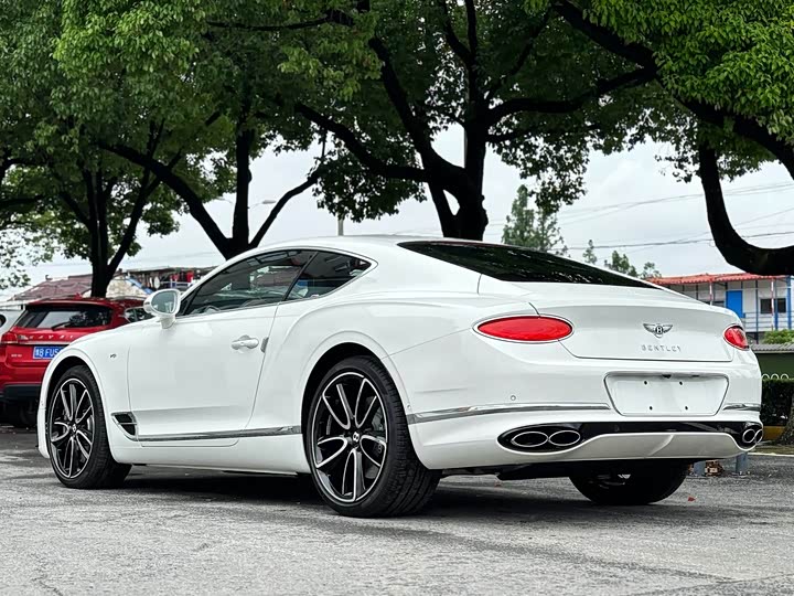 Фото 3 - Bentley Continental GT