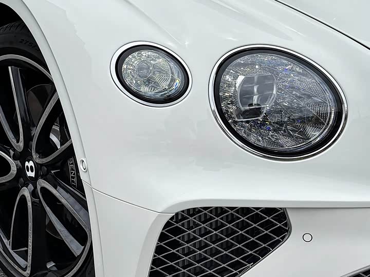 Фото 9 - Bentley Continental GT