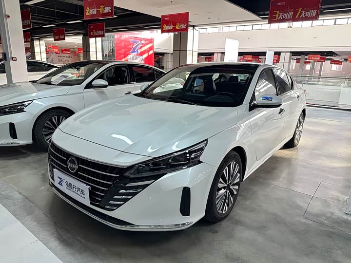 Фото 1 - Nissan Teana