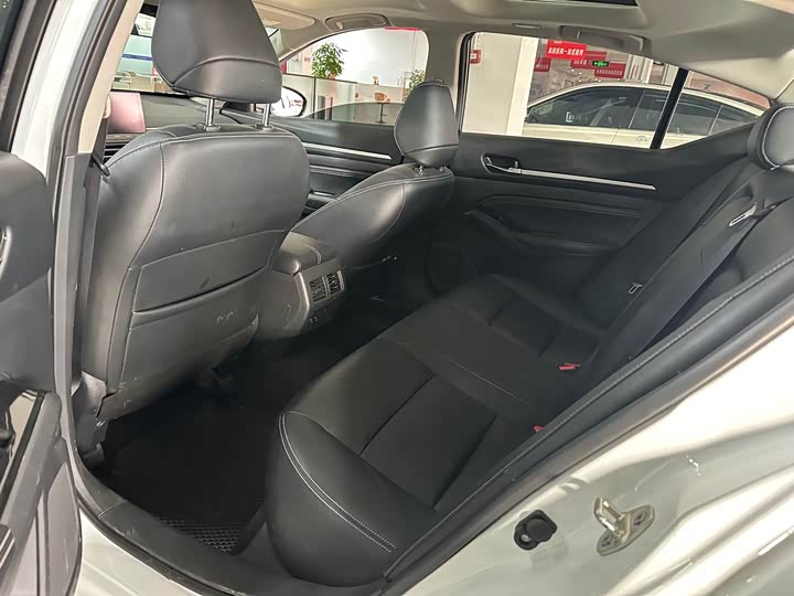 Фото 7 - Nissan Teana