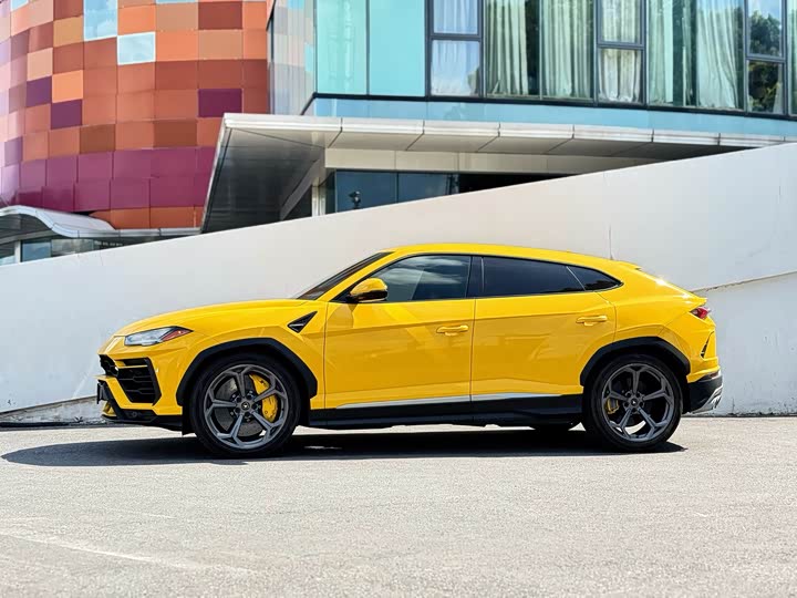 Фото 5 - Lamborghini Urus