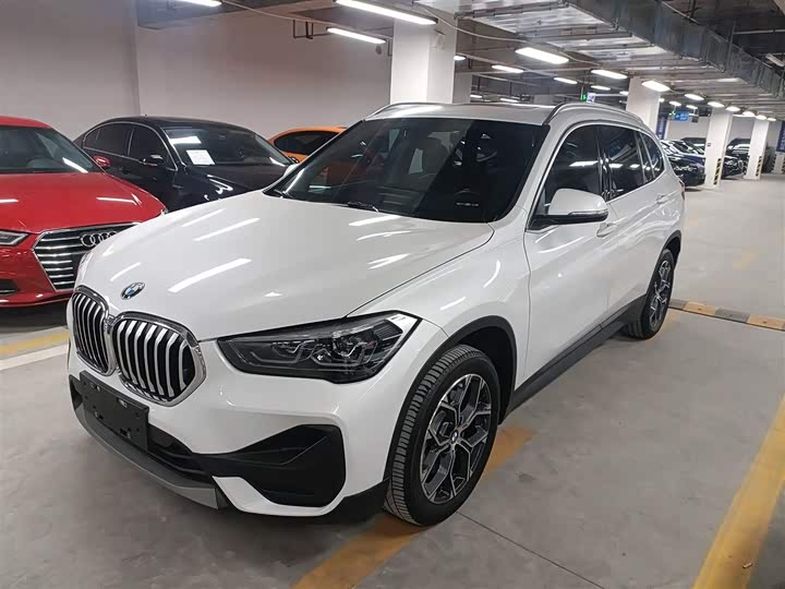 Фото 2 - BMW X1