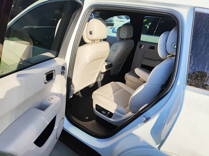 Фото 3 - LiXiang L8