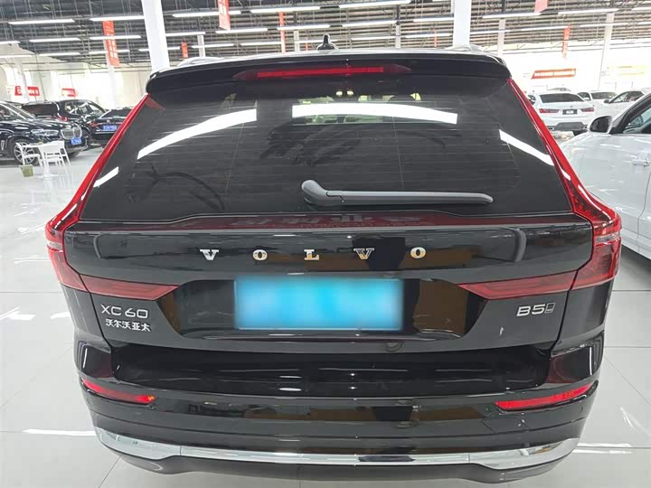 Фото 6 - Volvo XC60