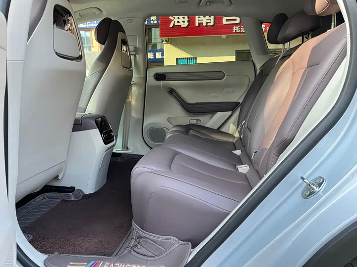 Фото 9 - Leapmotor C11