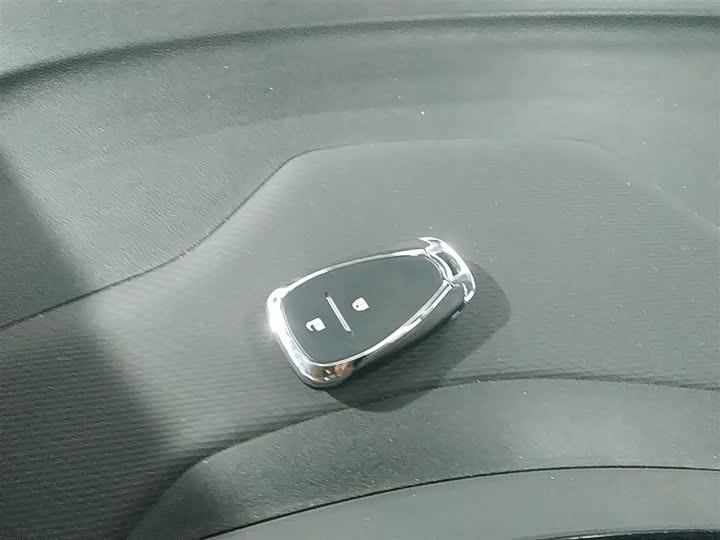 Фото 9 - Chevrolet Tracker