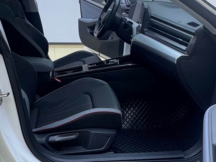 Фото 9 - Volkswagen Lamando L