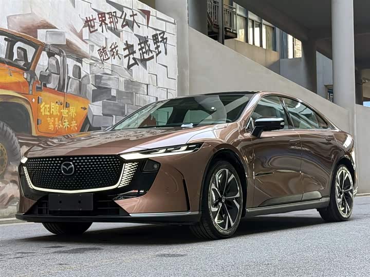 Фото 1 - Mazda EZ-6