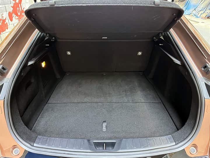 Фото 8 - Mazda EZ-6